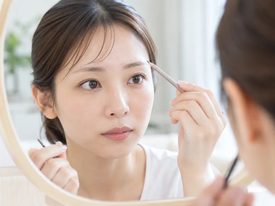 眉毛がない人が自然な眉を描く基本手順