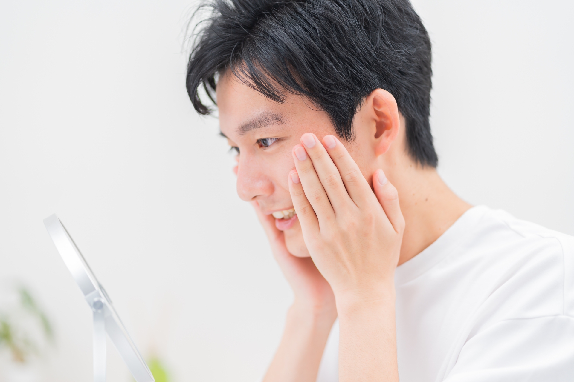 顔立ちと目元に合う眉毛の選び方
